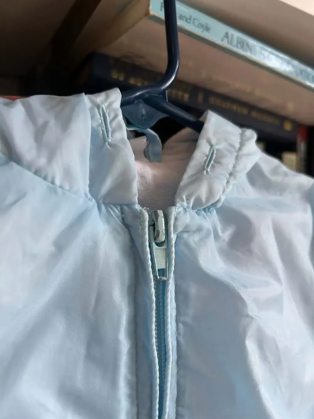 Vintage Light Blue Full Zip Lightweight Windbreaker Jacket with Hood